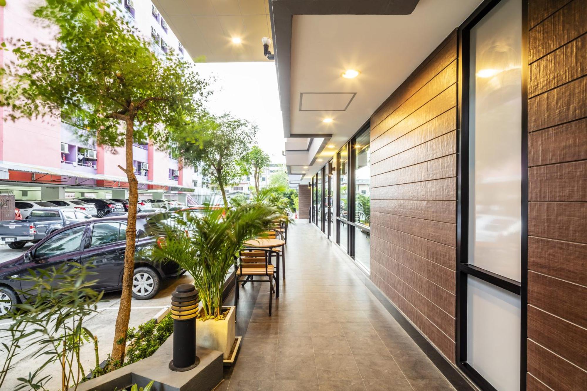 Aliz Hotel Nonthaburi Exterior foto